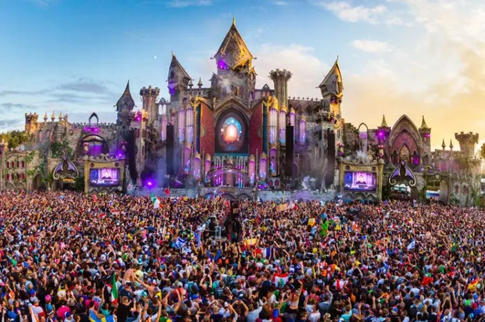 10 Largest Music Festivals Around the Globe